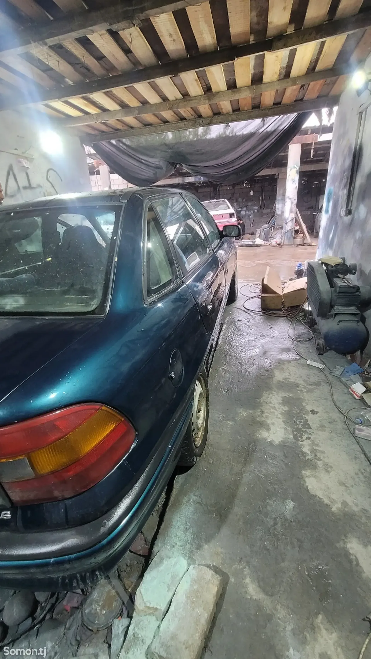 Opel Astra F 1995 · 1.6 MT