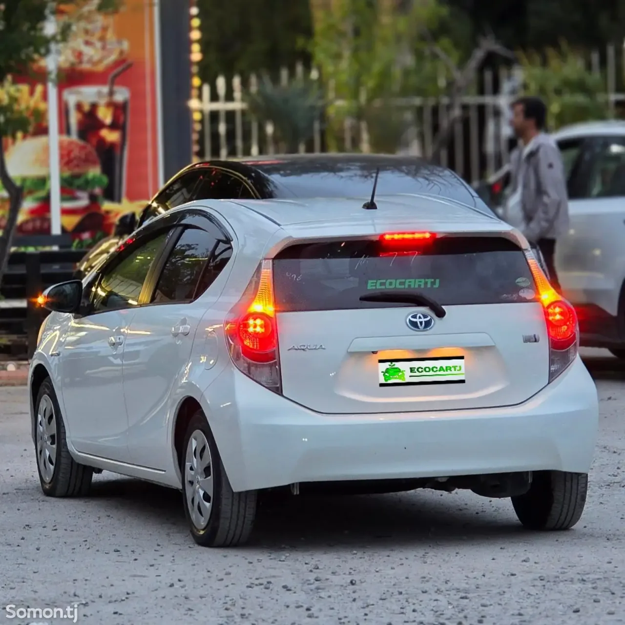 Toyota Aqua 2014 · 1.5 AT