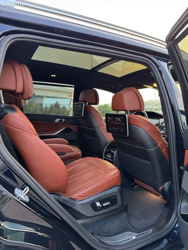 BMW X7 2021 · 4.0 AT
