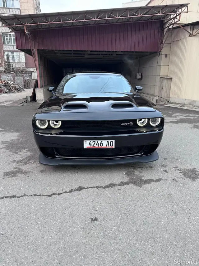 Dodge Challenger 2022 · 6.2 AT