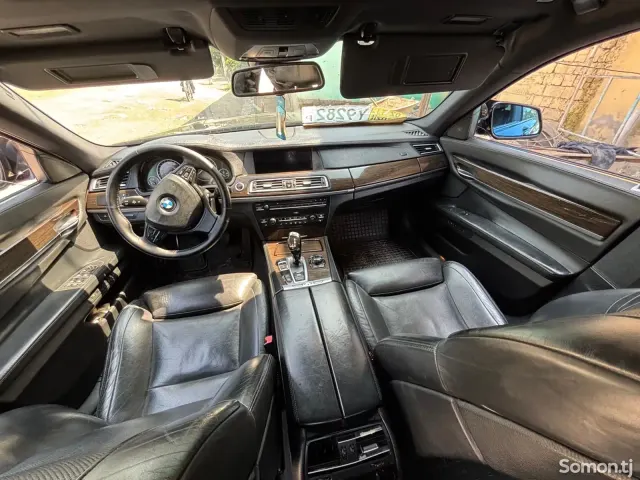 BMW 7 series 2010 · 4.4 AT