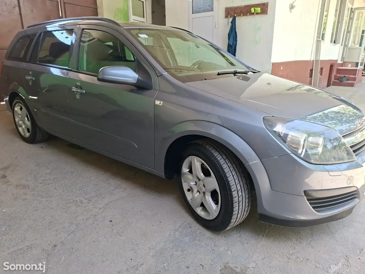 Opel Astra H 2006 · 1.6 MT