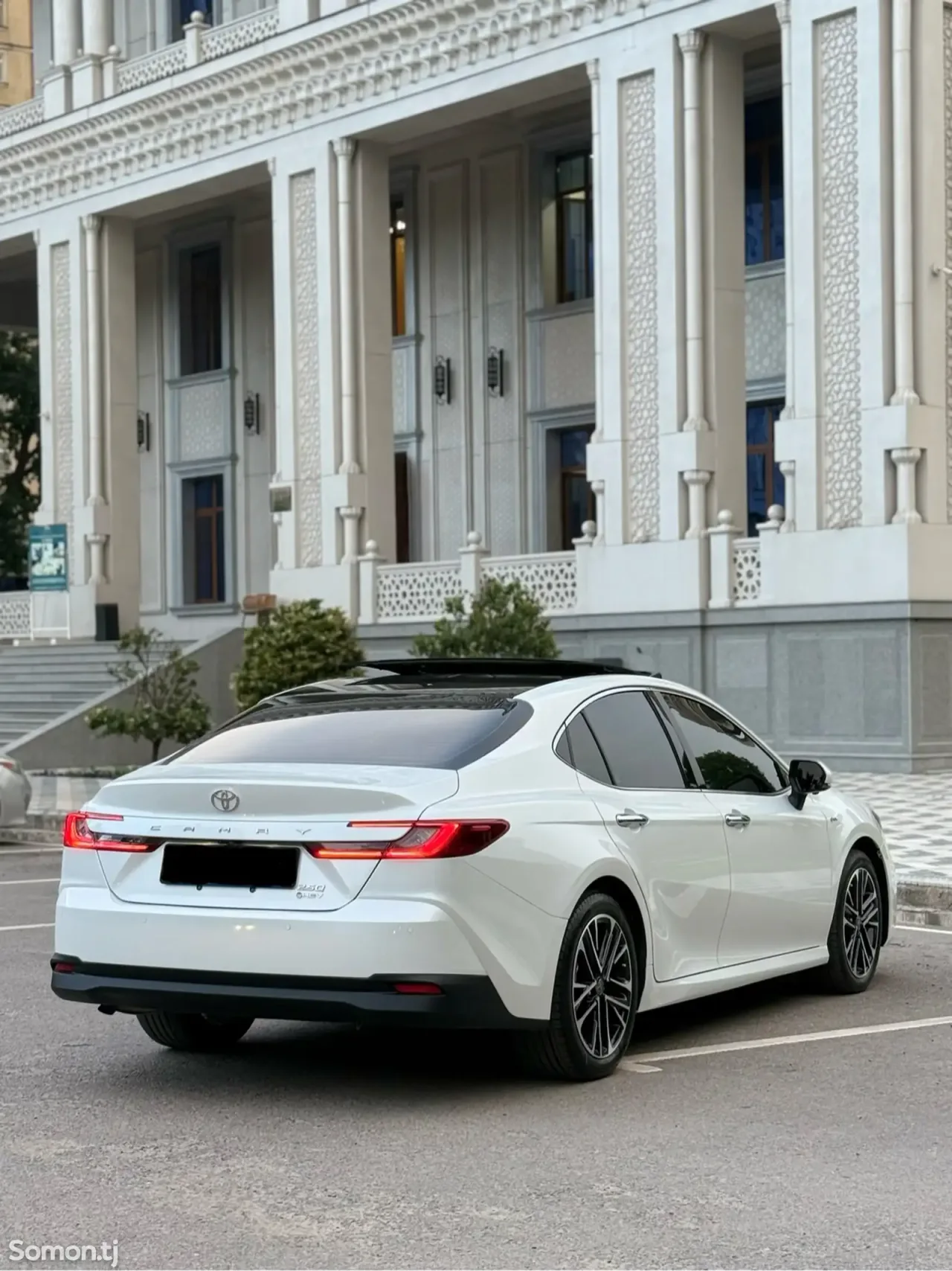 Toyota Camry 2025 · 2.5 AT