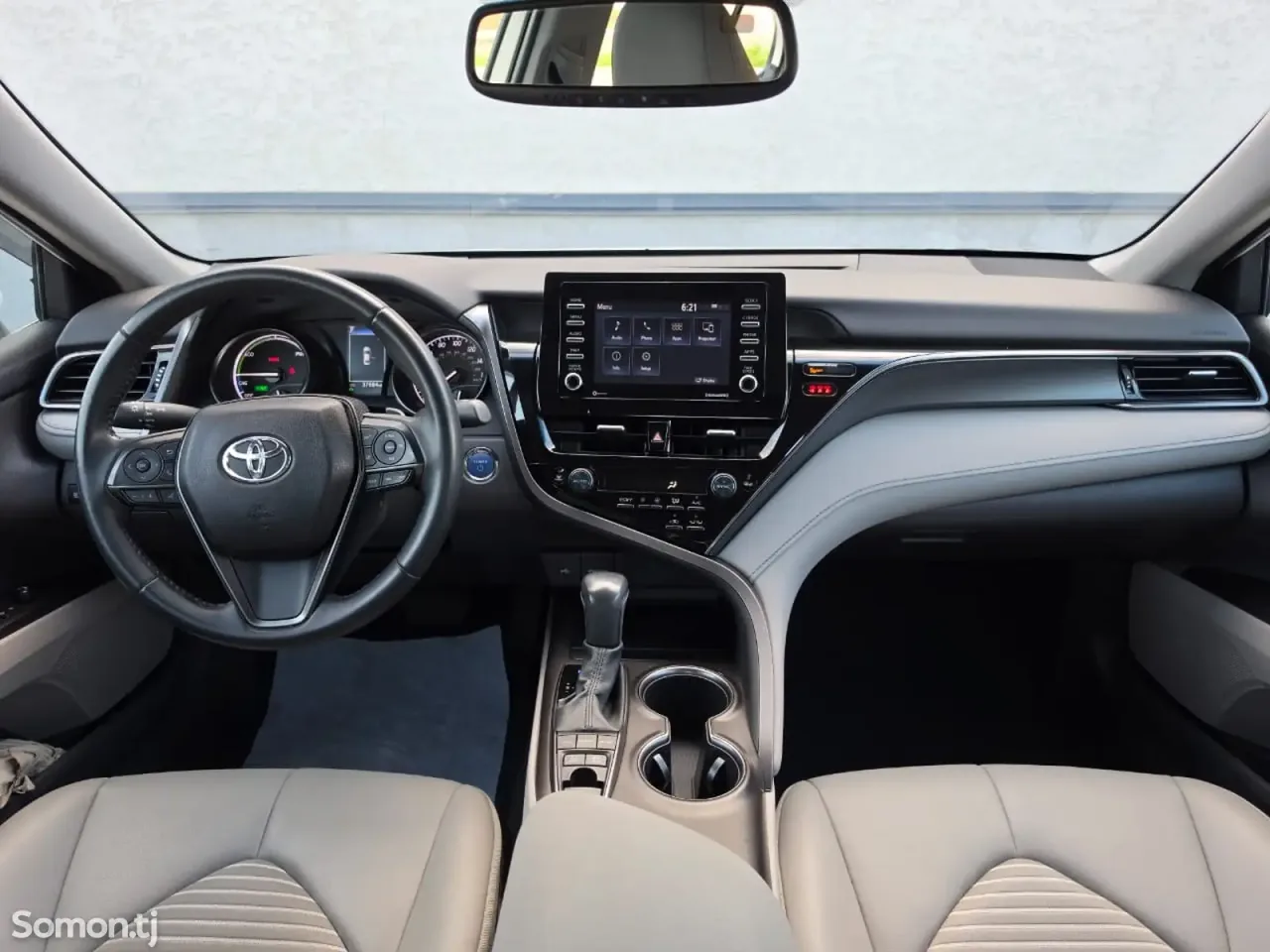 Toyota Camry 2022 · 2.5 AT