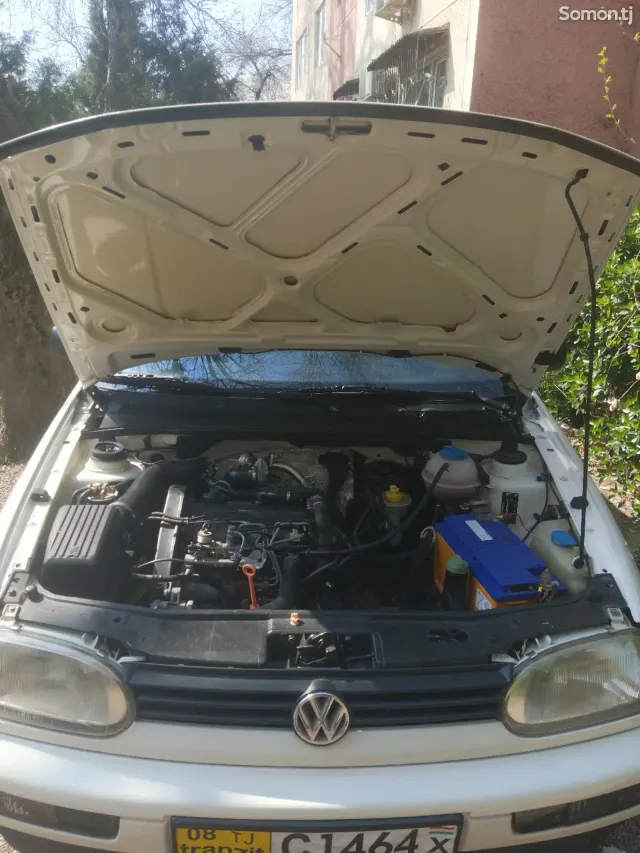 Volkswagen Golf 1997 · MT