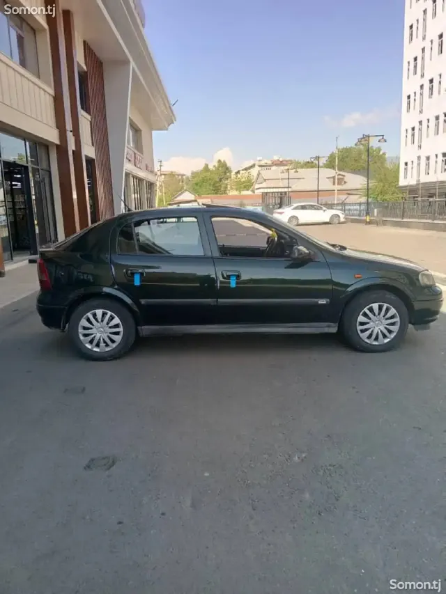 Opel Astra G 1998 · 1.6 MT