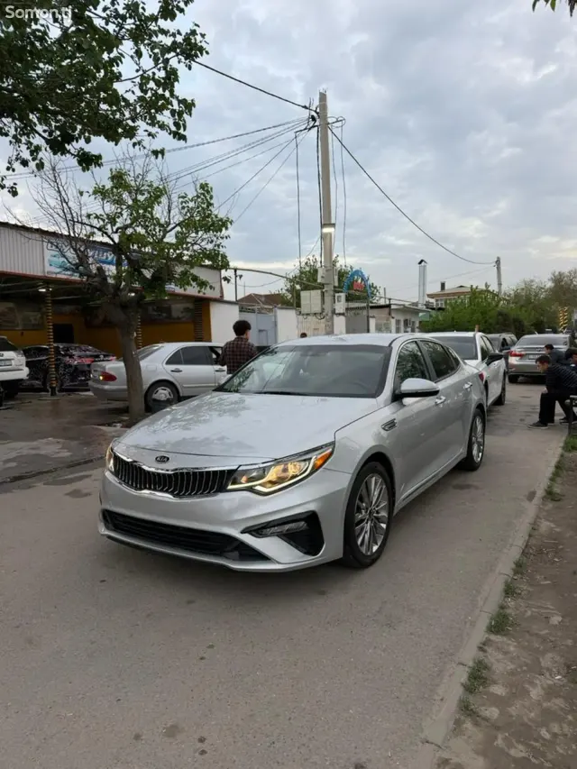 Kia K5 2019 · 2.4 AT