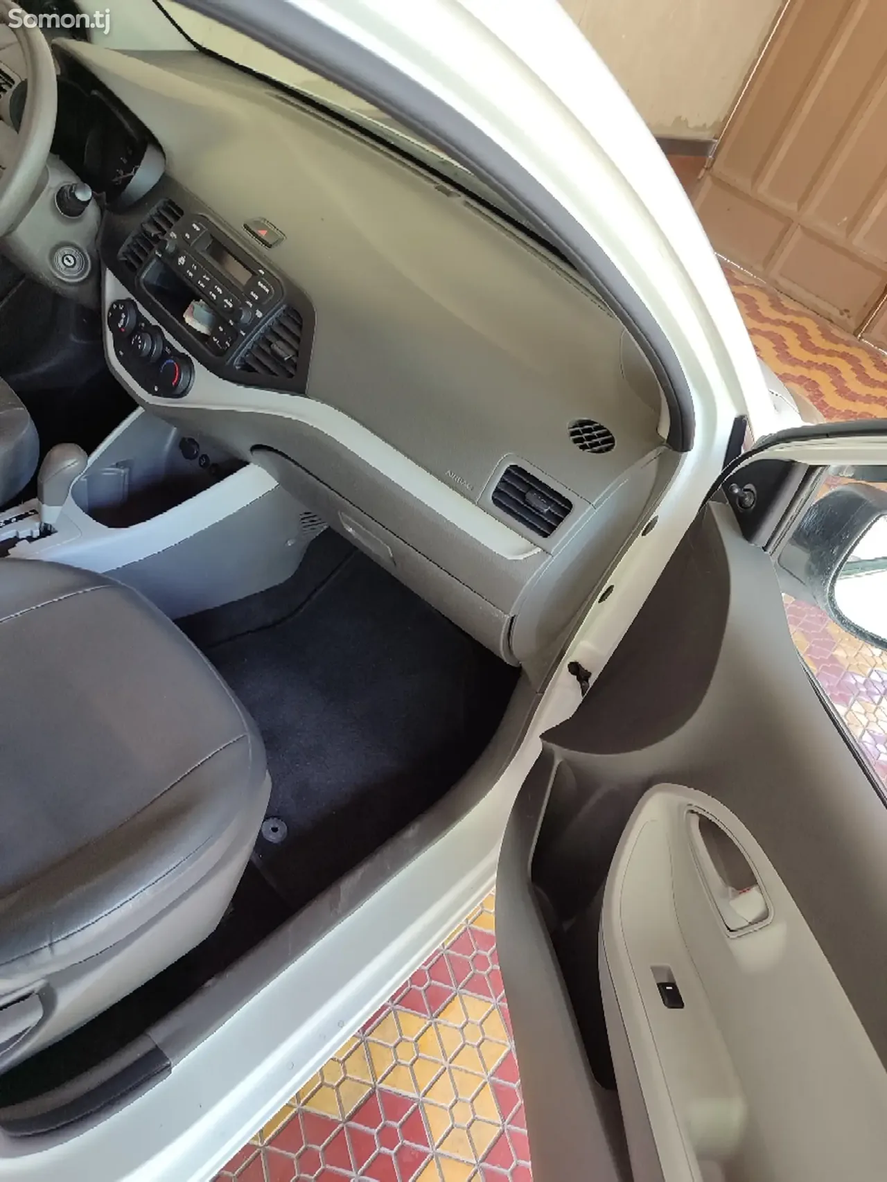 Kia Morning 2014 · 1.2 AT