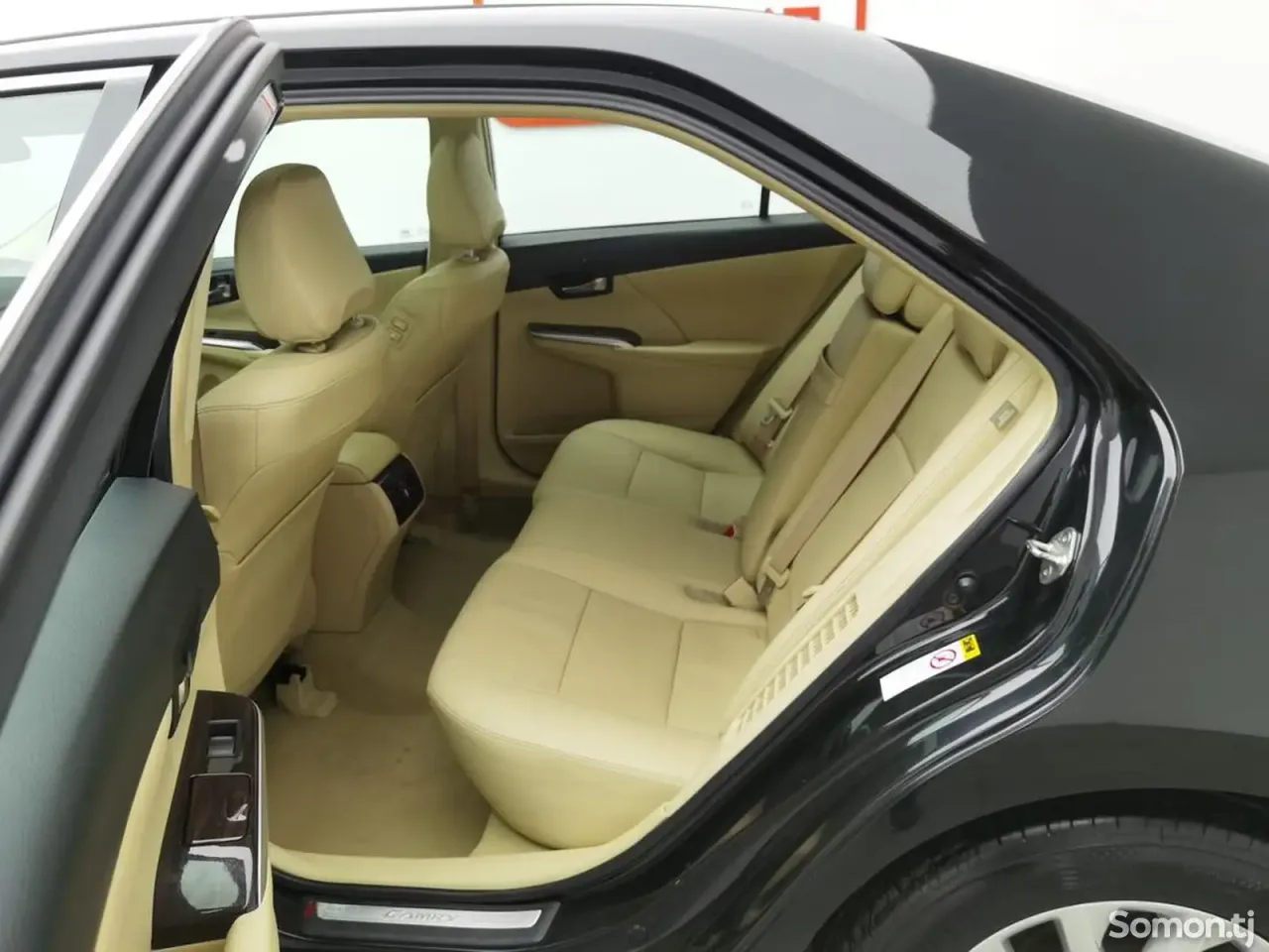 Toyota Camry 2016 · 2.5 AT