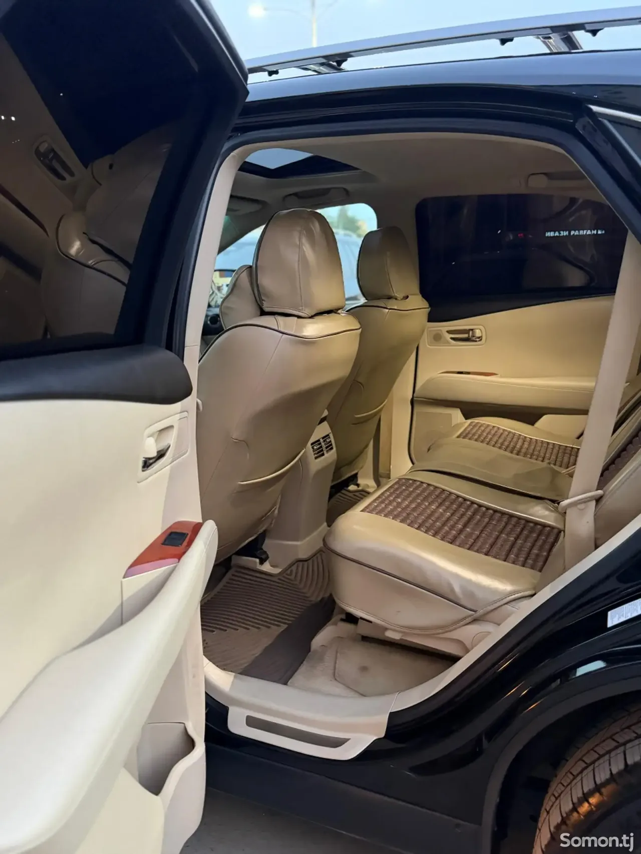 Lexus RX series 2011 · 4.5 AT