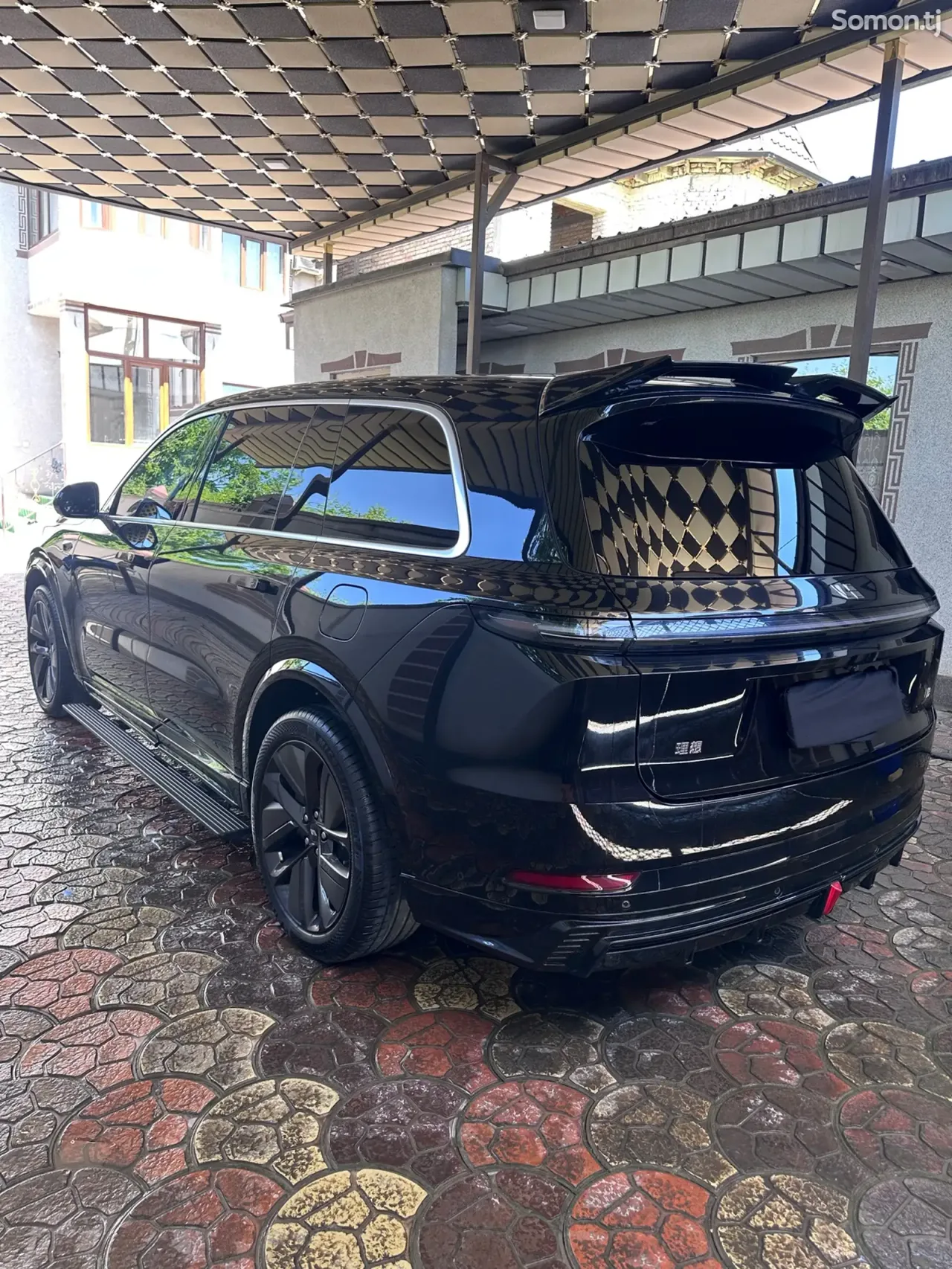 Li Auto (Lixiang) L9 2025 · 2.0 AT