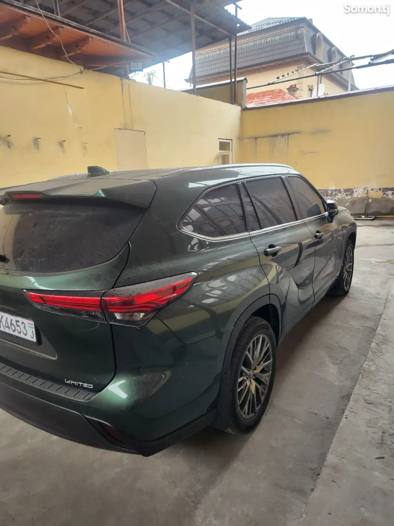 Toyota Highlander 2023 · 3.5 AT