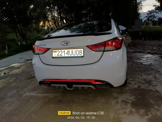 Hyundai Avante 2012 · 1.6 AT