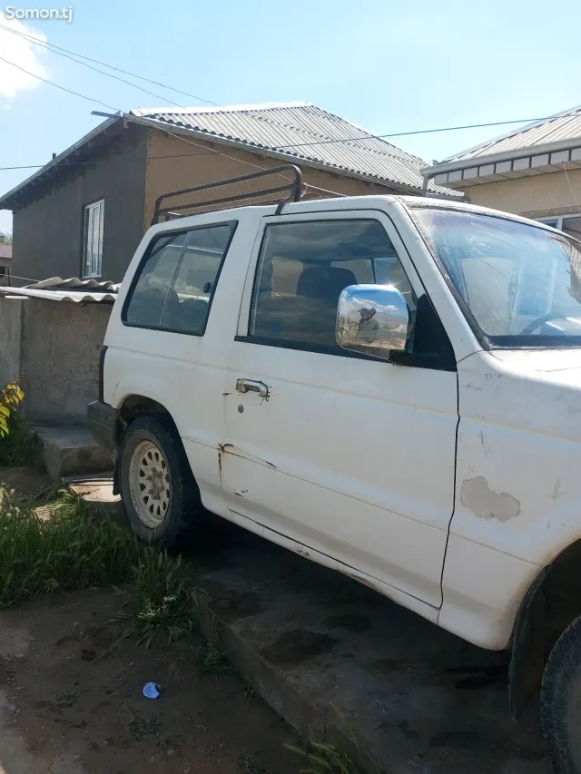 Mitsubishi Pajero 1997 · 2.5 MT