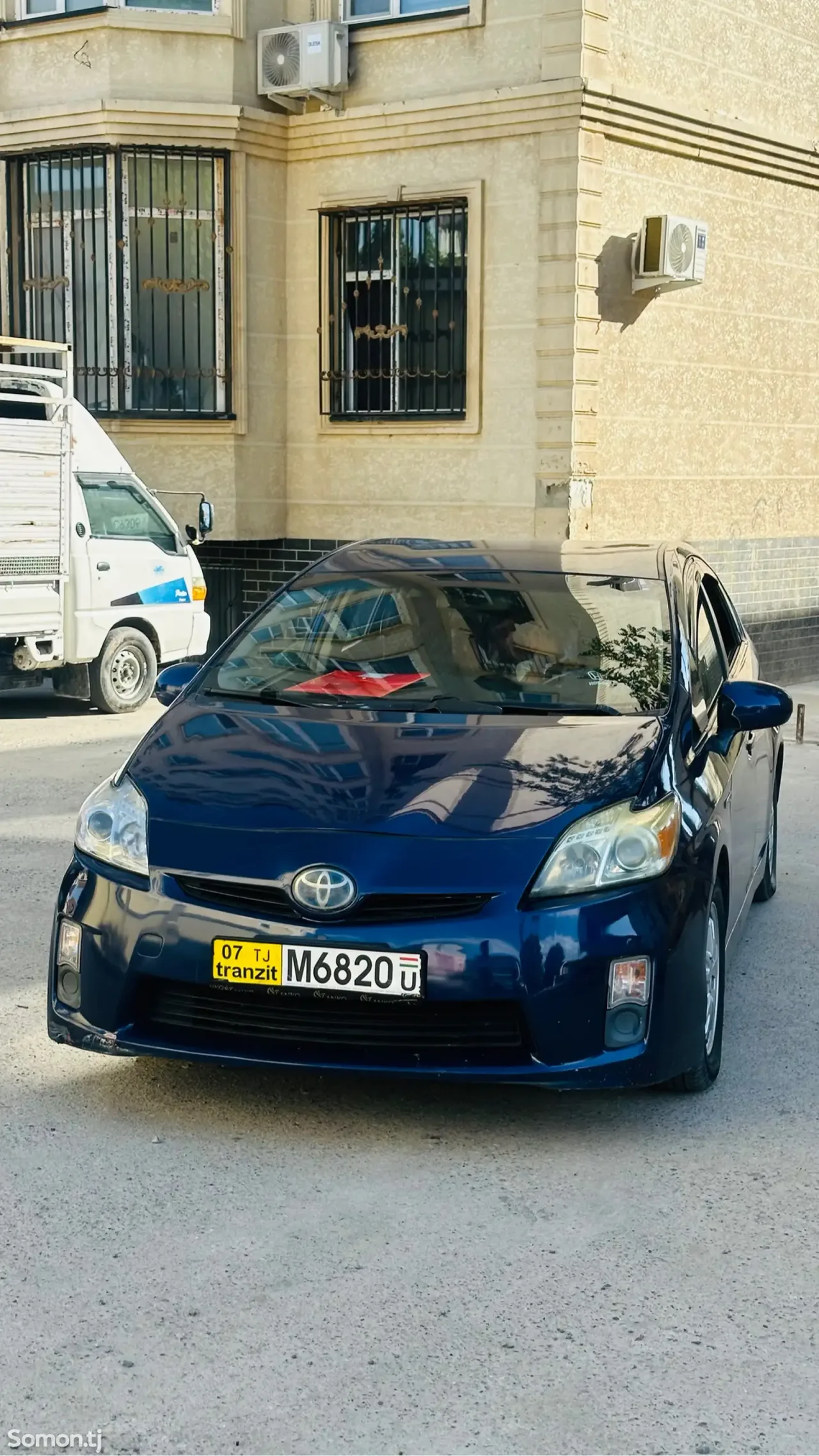 Toyota Prius 2011 · 1.8 AT