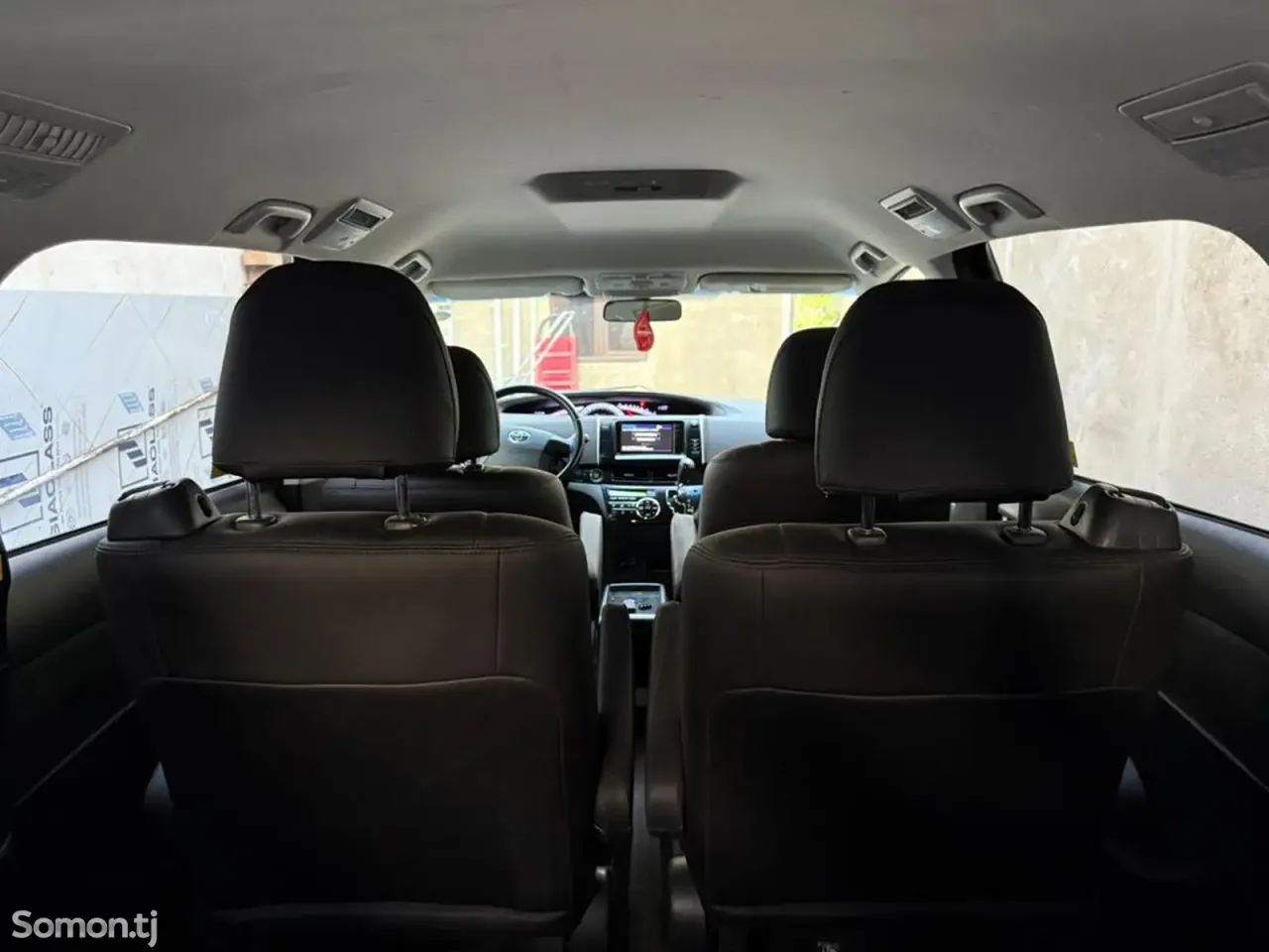 Toyota Estima 2014 · 2.4 AT