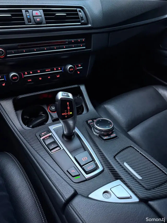 BMW 5 series 2015 · 2.0 AT
