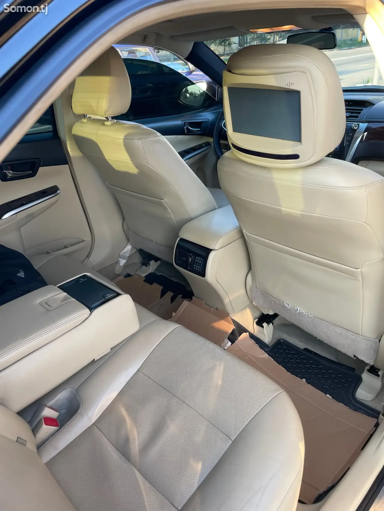 Toyota Camry 2015 · 2.5 AT