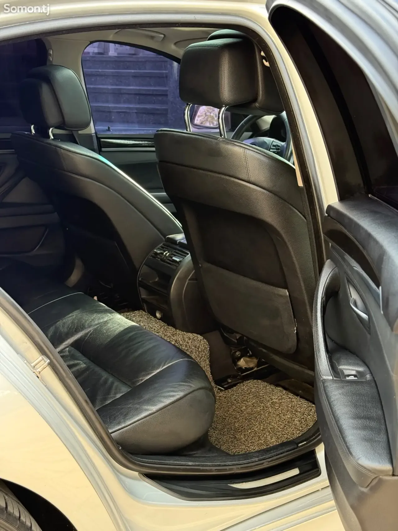 BMW 5 series 2011 · 2.0 AT
