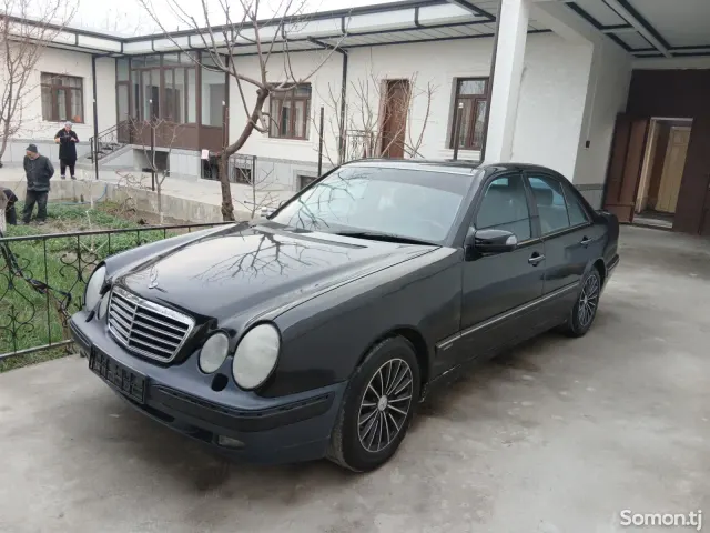 Mercedes-Benz E class 2000 · 2.0 AT