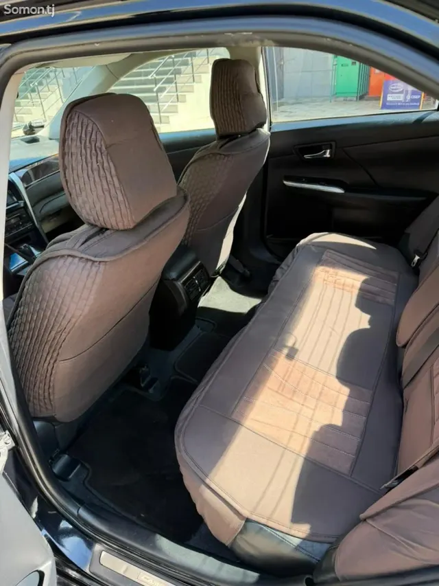 Toyota Camry 2015 · 2.0 AT
