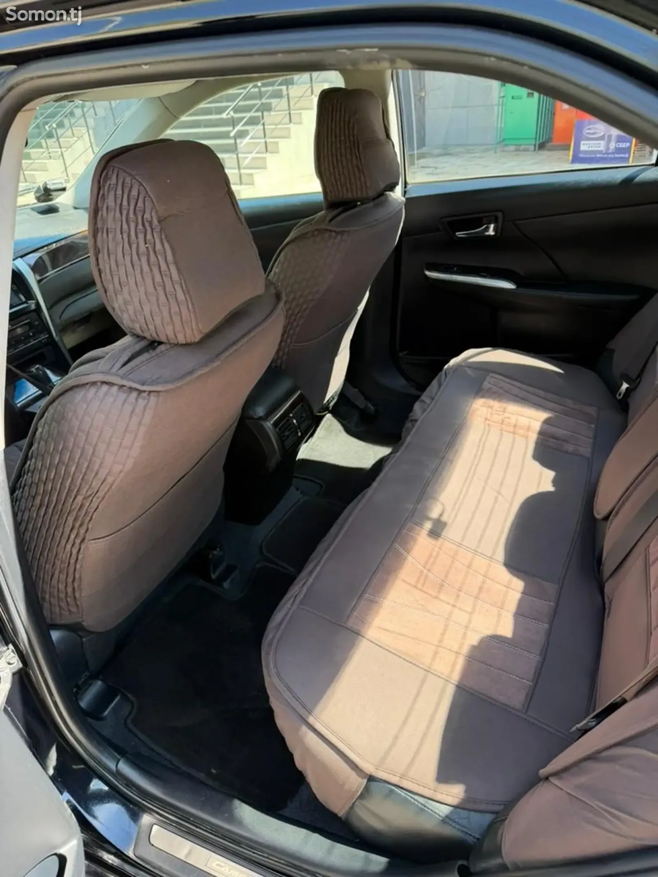 Toyota Camry 2015 · 2.0 AT