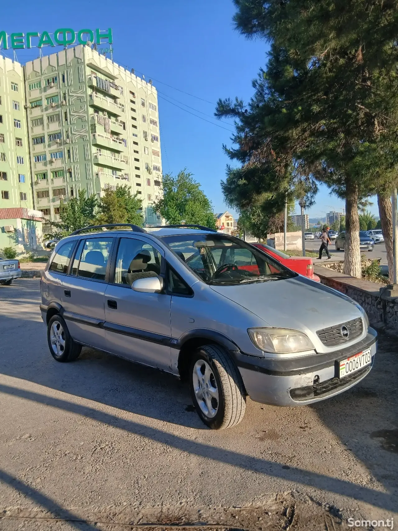 Opel Zafira 2002 · 2.2 MT