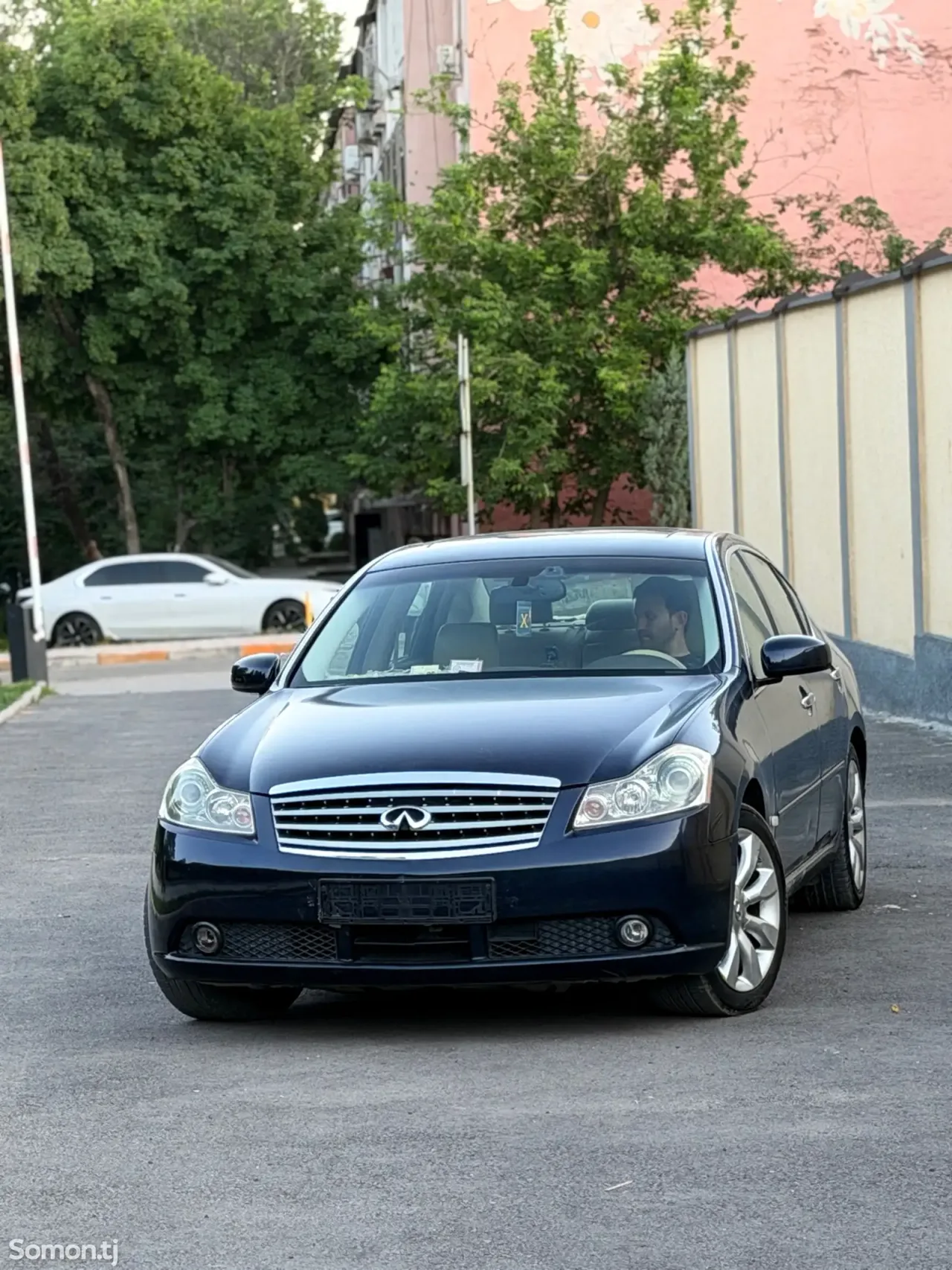 Infiniti M series 2005 · 3.5 AT