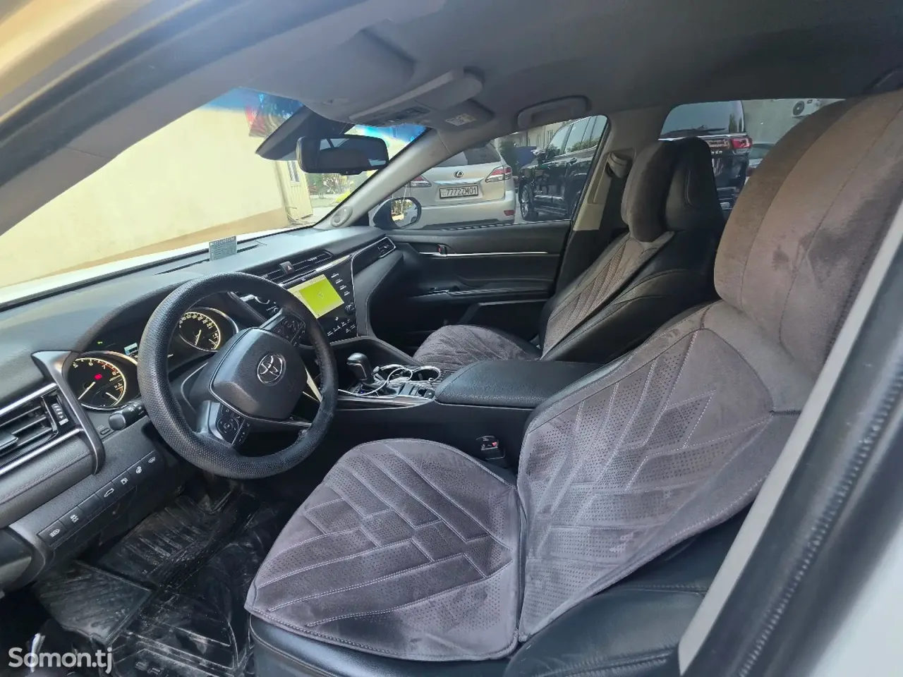 Toyota Camry 2019 · 2.5 AT