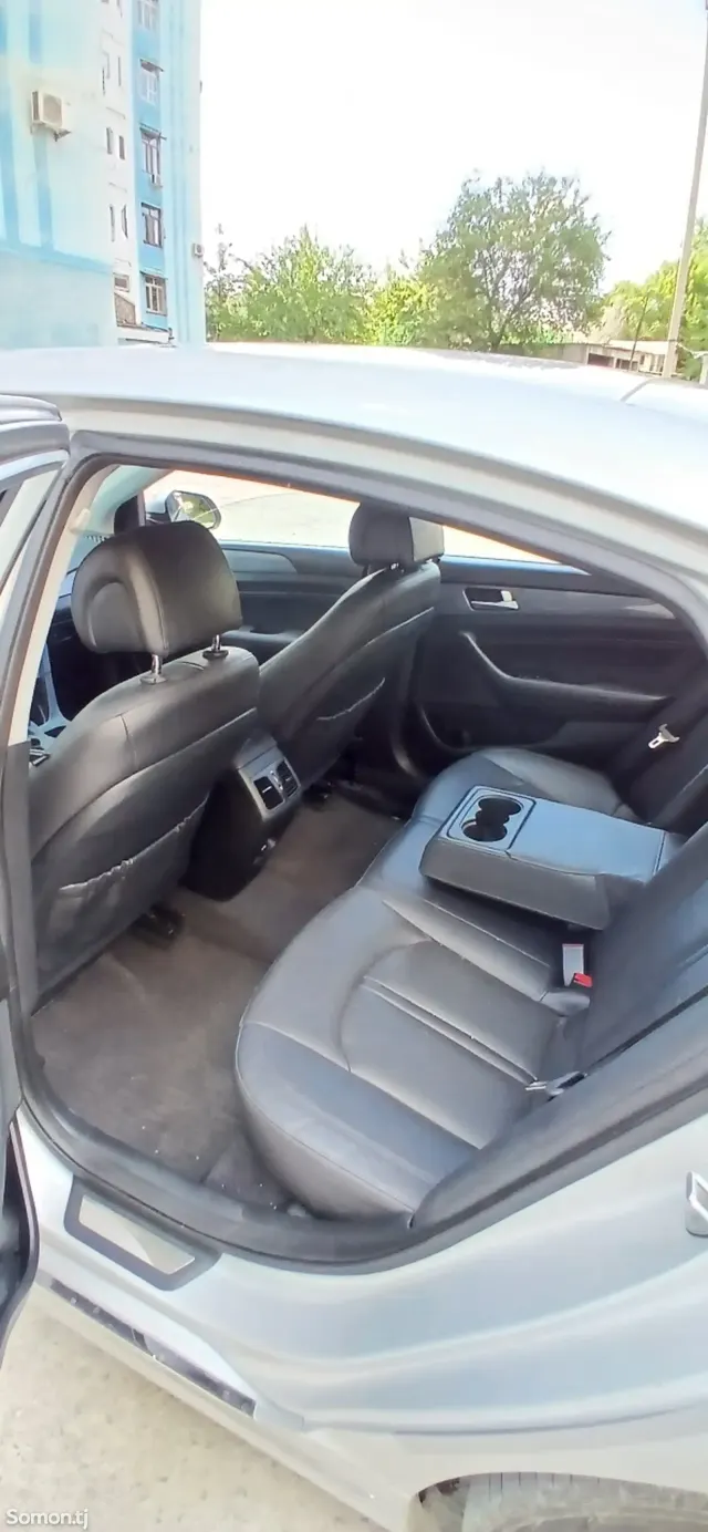 Hyundai Sonata 2015 · 2.0 AT