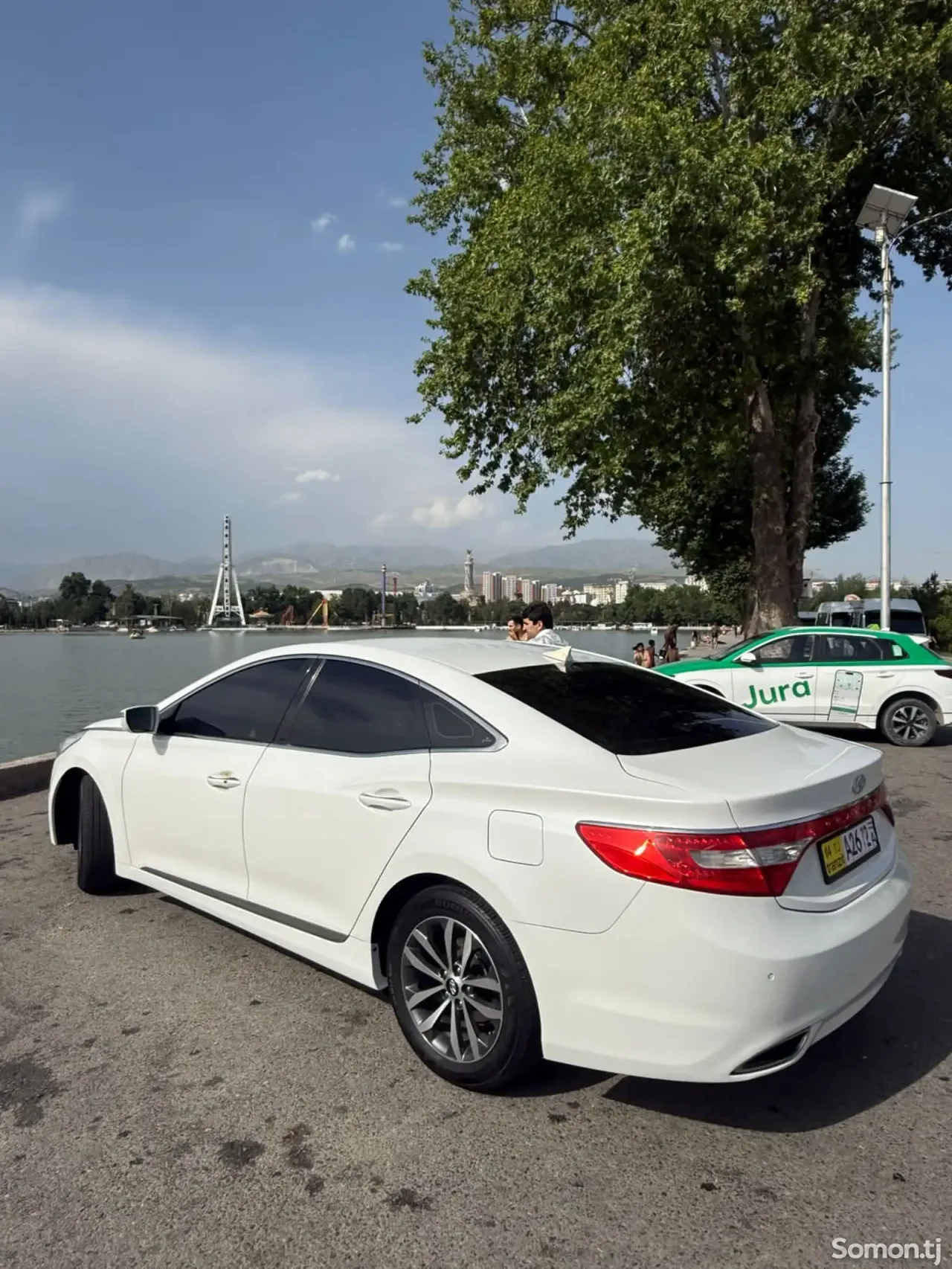 Hyundai Grandeur 2012 · 2.4 AT