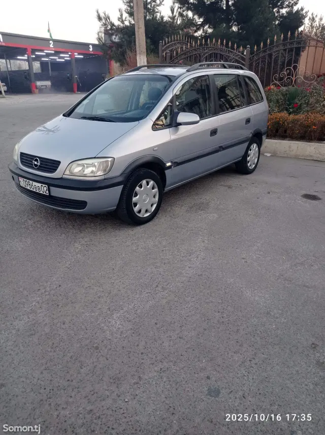 Opel Zafira 1999 · 1.6 MT