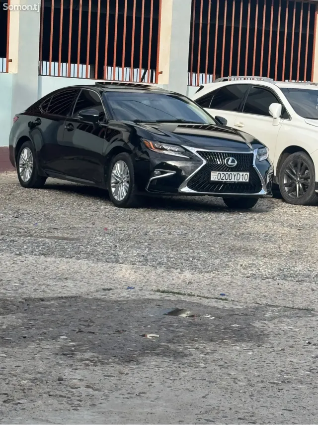 Lexus ES series 2013 · 3.5 AT