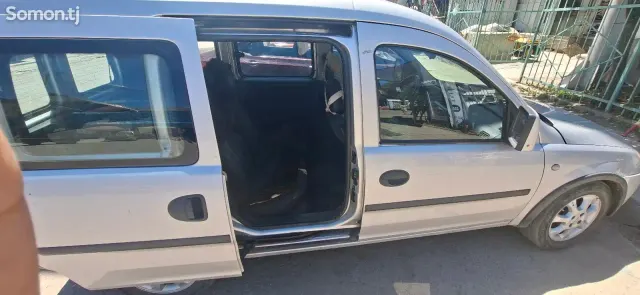 Opel Combo 2007 · 1.6 MT