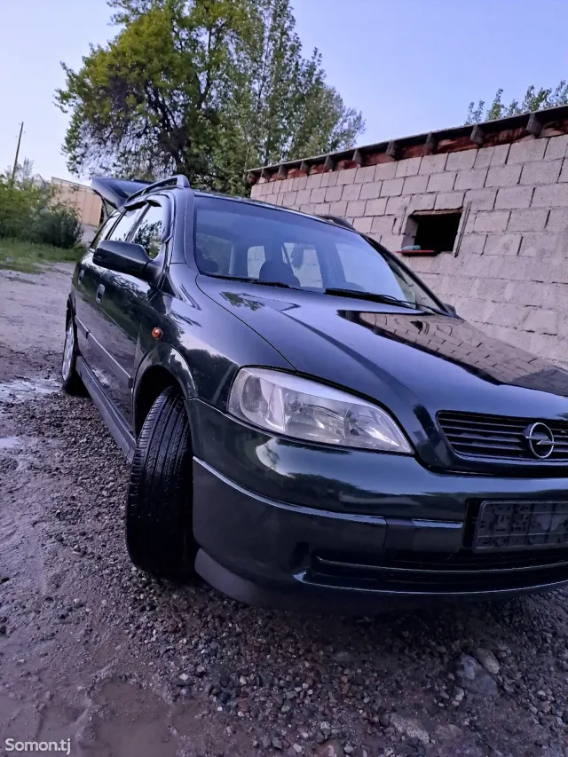 Opel Astra G 1998 · 1.6 MT