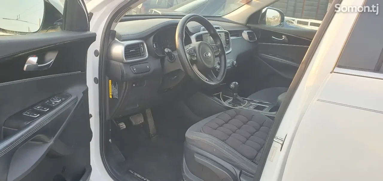 Kia Sorento 2017 · 2.4 AT