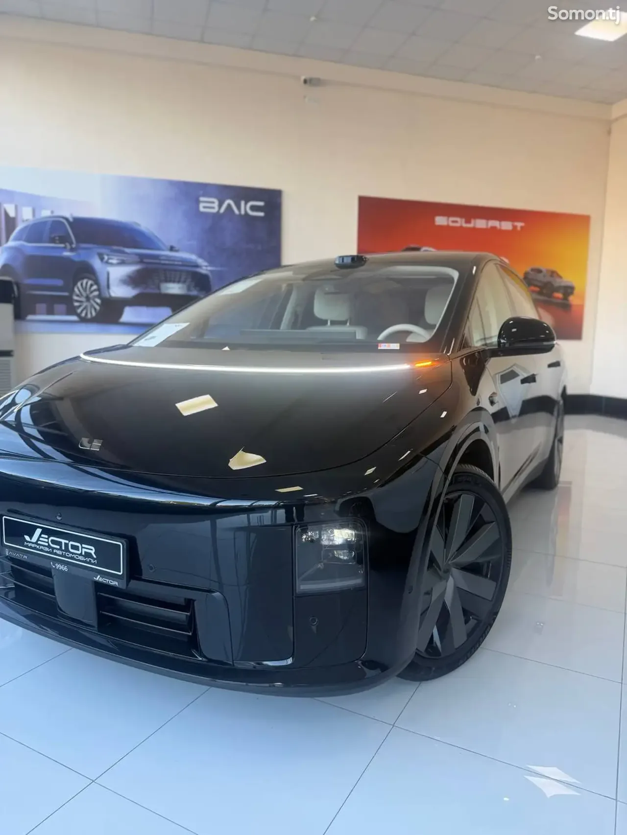 Li Auto (Lixiang) i8 2025 · AT