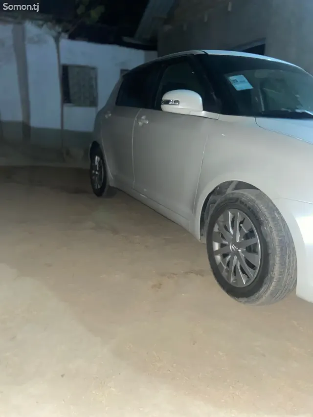 Suzuki Swift 2007 · 1.3 AT