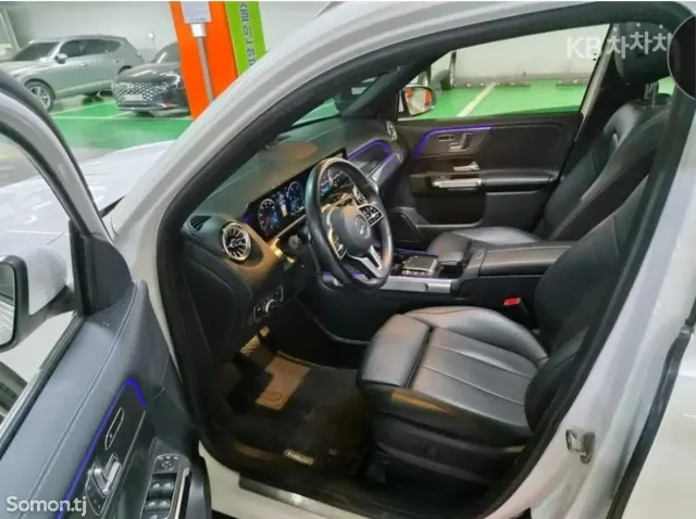 Mercedes-Benz GLB class 2021 · 2.0 AT