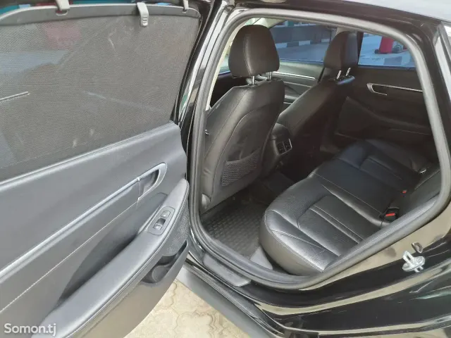 Hyundai Elantra 2021 · 2.0 AT