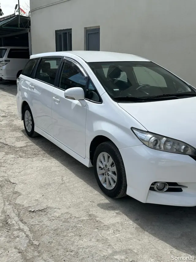 Toyota Wish 2014 · 2.0 AT