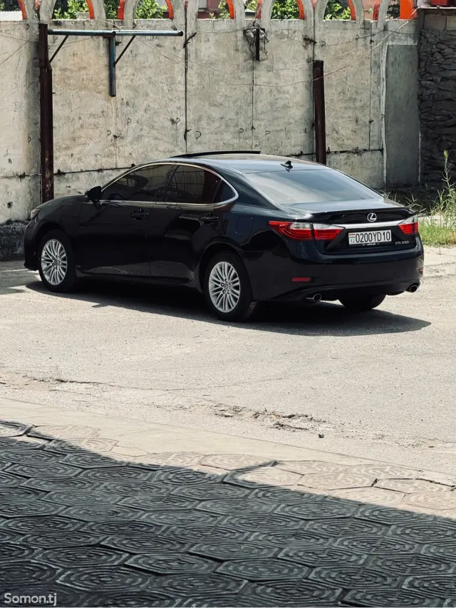 Lexus ES series 2013 · 3.5 AT