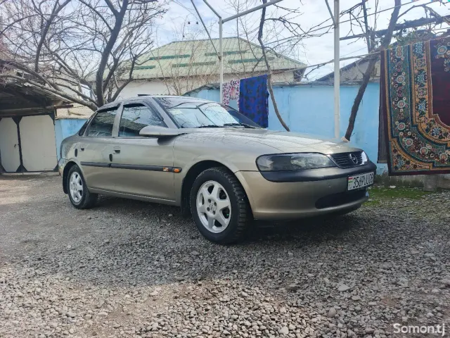Opel Vectra B 1996 · 1.6 MT