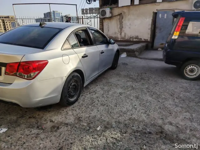 Chevrolet Cruze 2009 · 1.8 MT