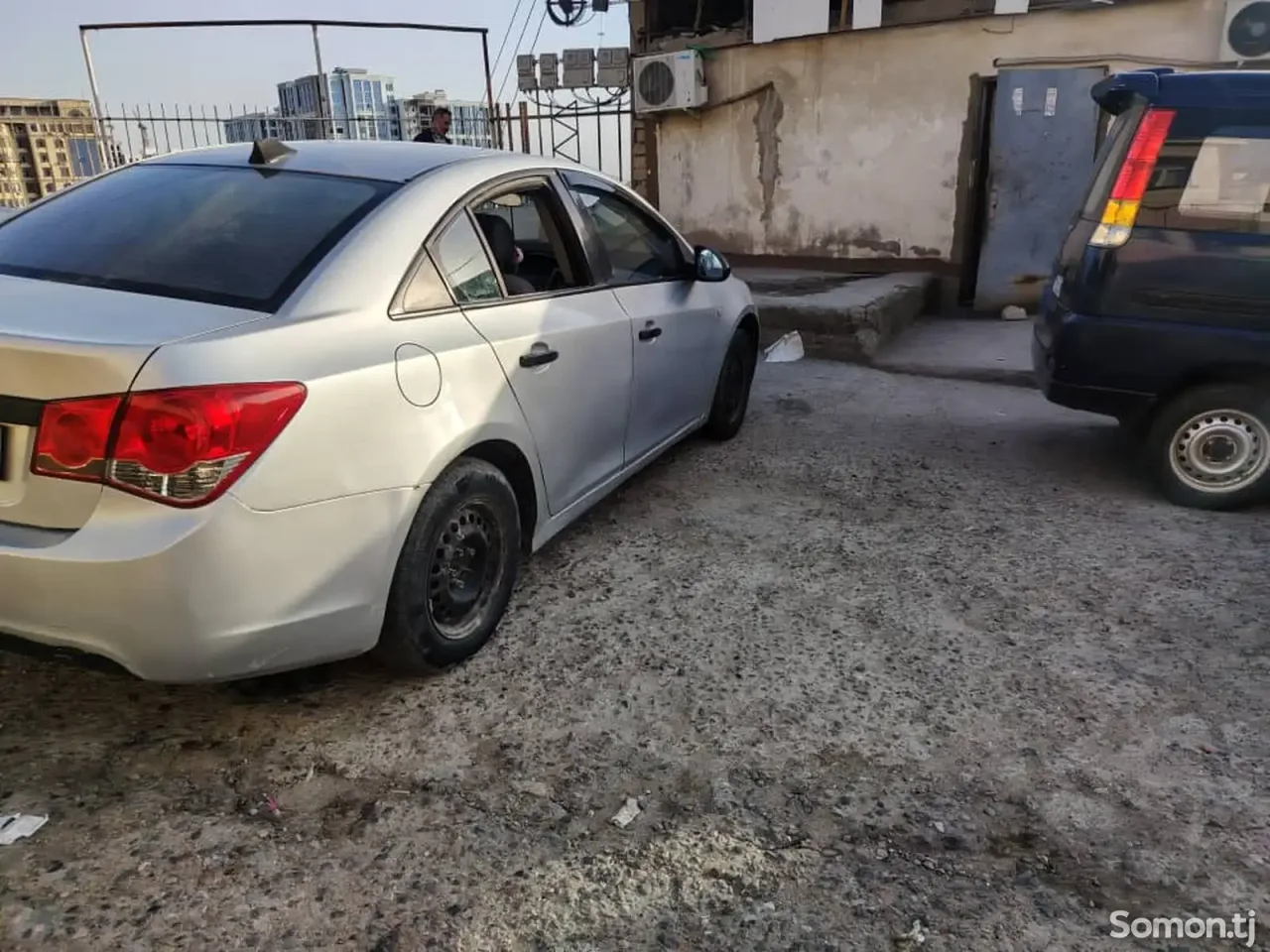 Chevrolet Cruze 2009 · 1.8 MT