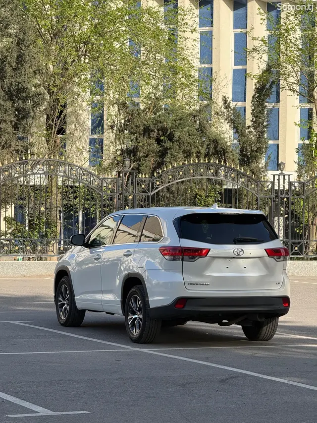 Toyota Highlander 2018 · 3.5 AT