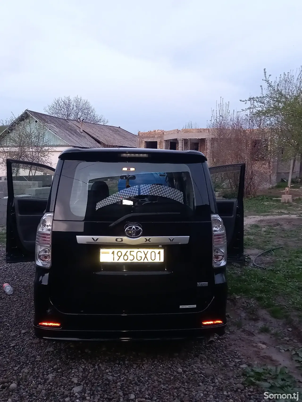 Toyota Voxy 2008 · 2.0 AT