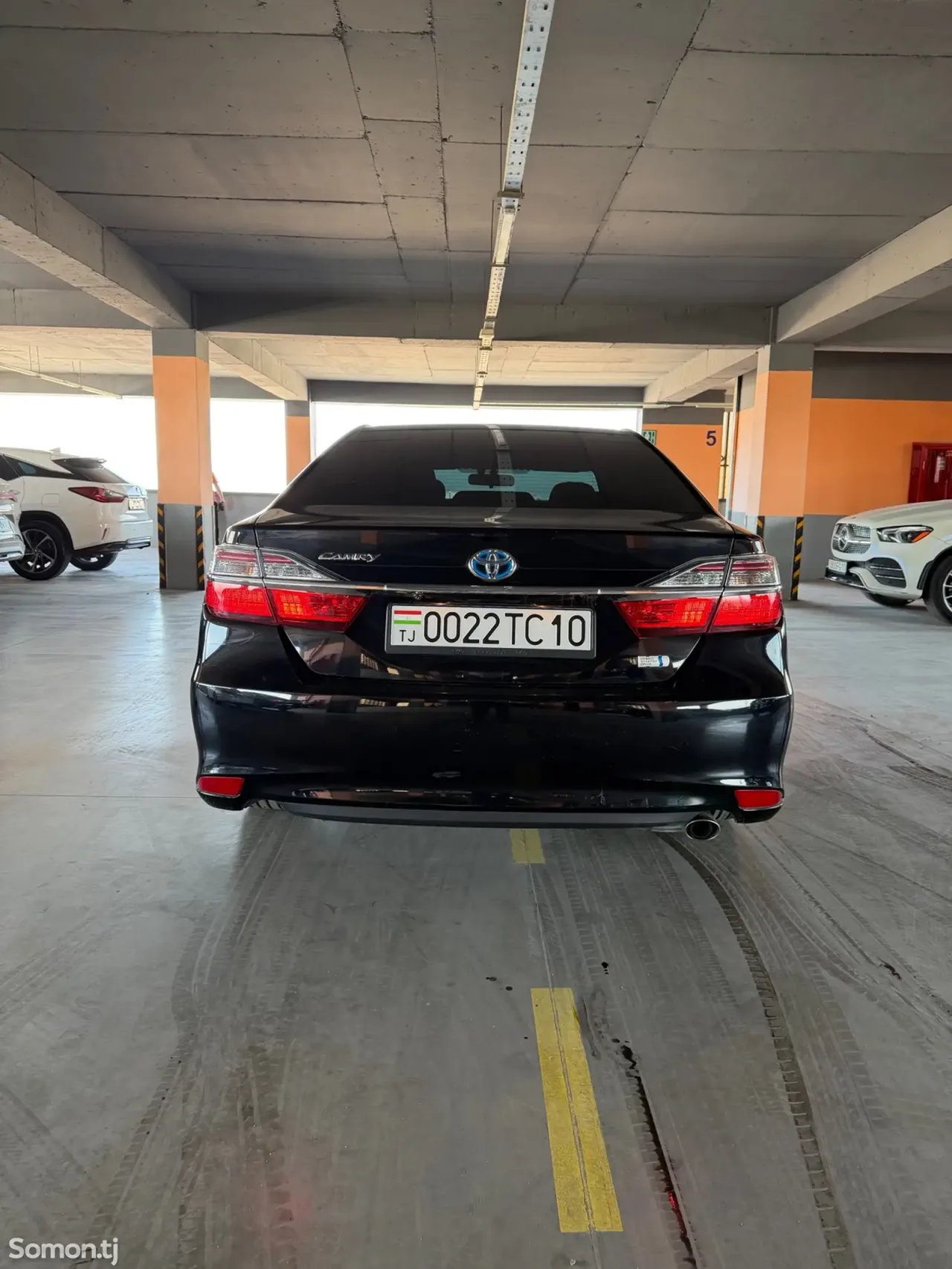Toyota Camry 2016 · 2.5 AT