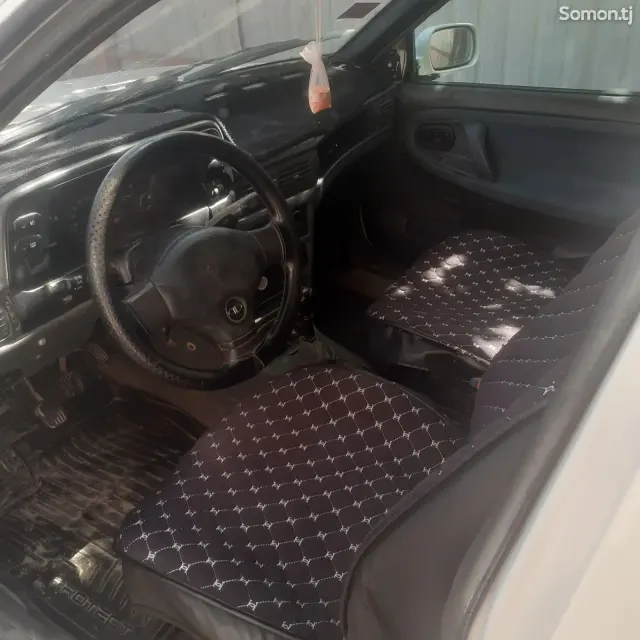 Daewoo Nexia 1994 · 1.6 MT