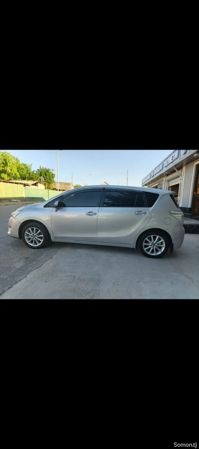 Toyota Verso 2015 · 1.6 MT